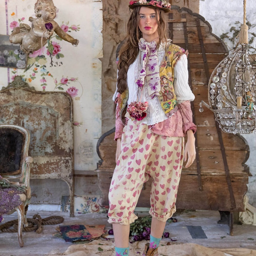 Magnolia Pearl Pink Heart Capris